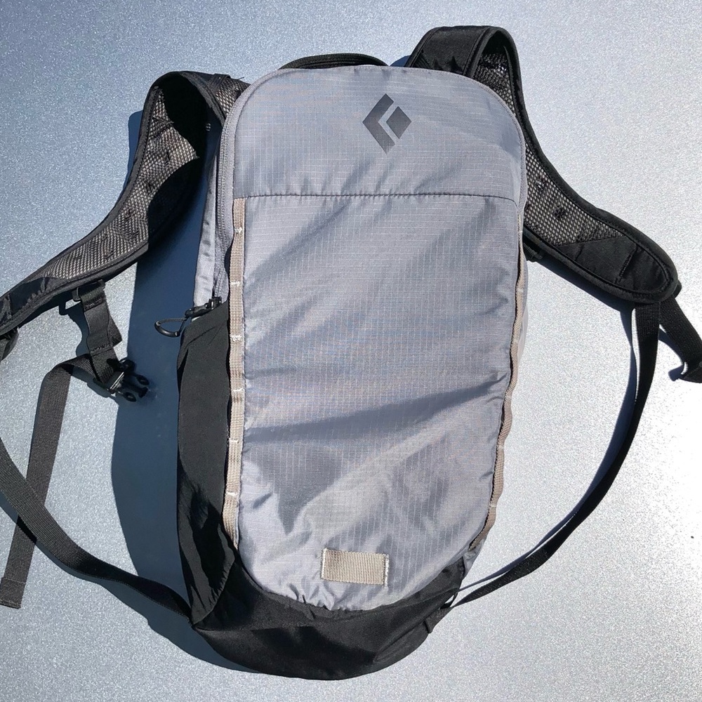Black Diamond Shot 11 Backpack Limited Edition 11 L 13oz 17.3x9.8x1.2" Ash Gray